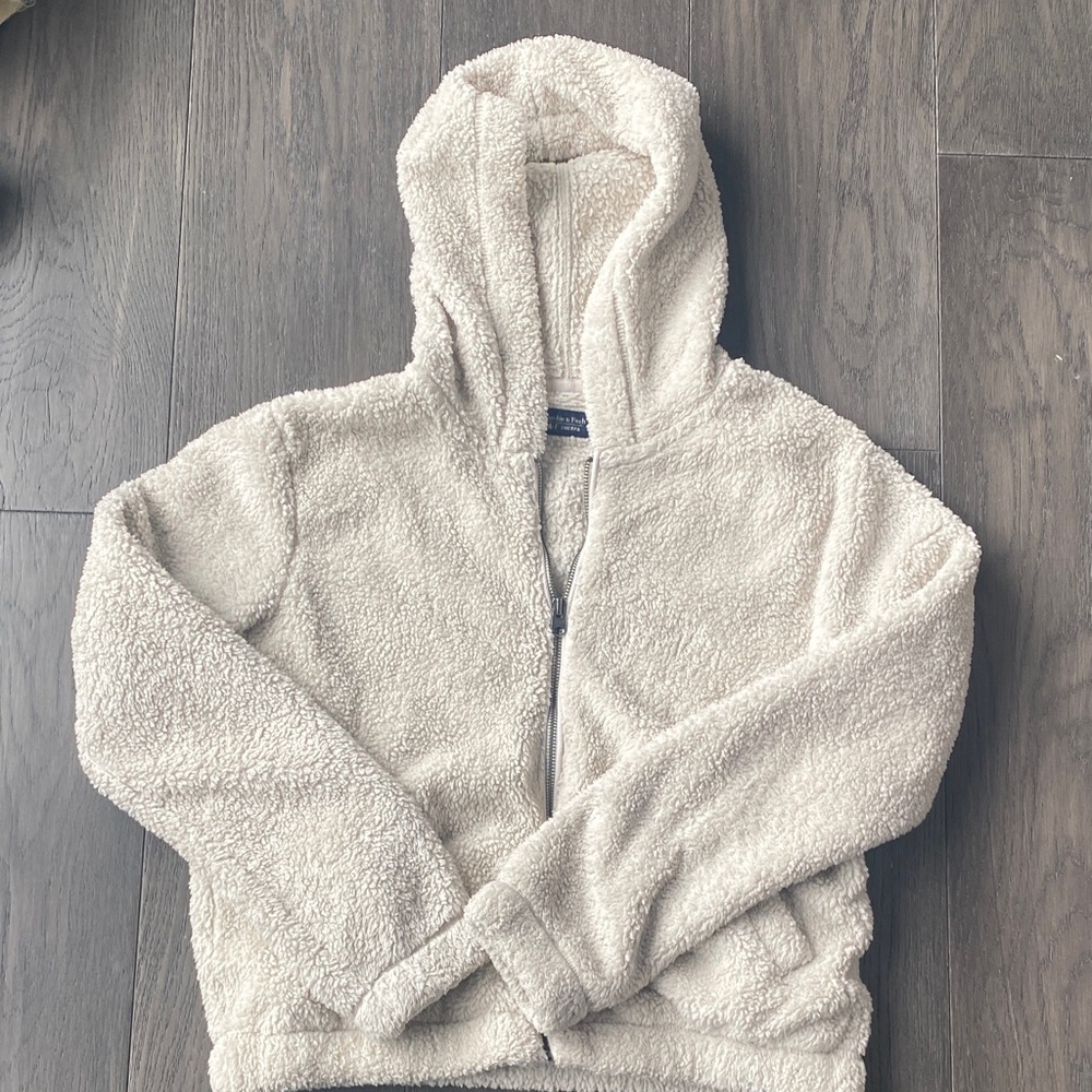 Abebercrombie Cream Sherpa Hoodie: XS